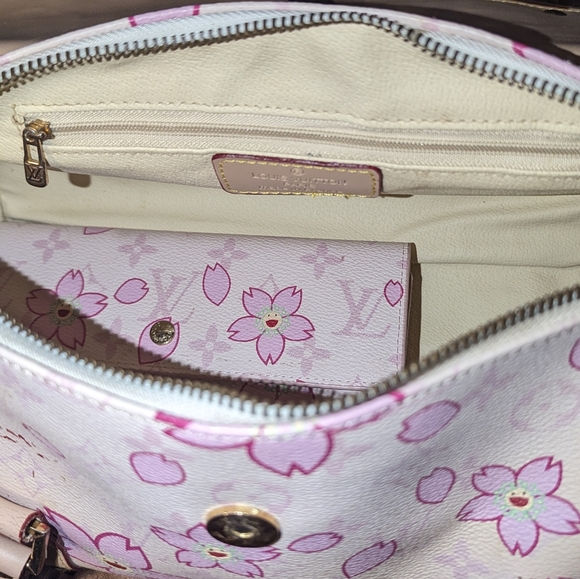 Louis Vuitton Monogram Cherry Blossom Papillon Handbag with original wallet. - Picture 11 of 12